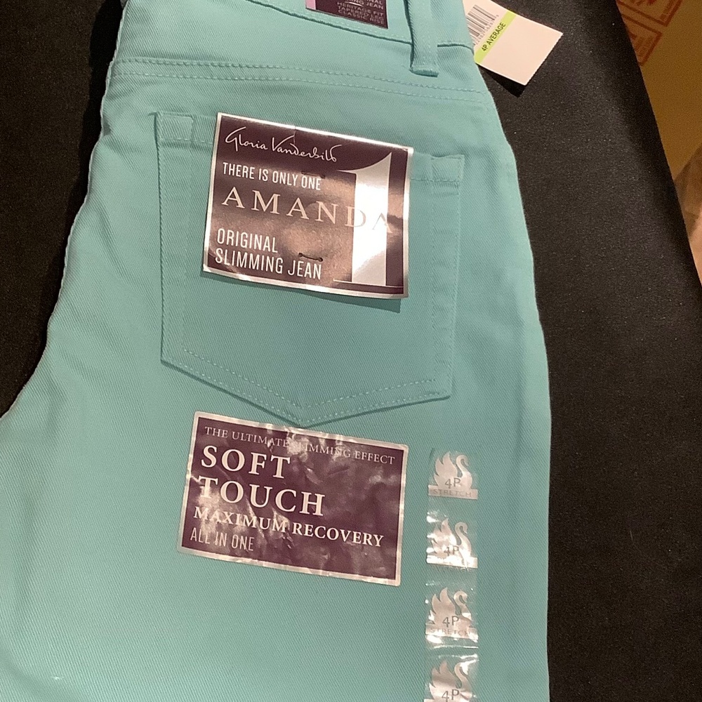 Gloria Vanderbilt Amanda jeans